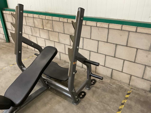 Incline bench press - afbeelding 3 van  4