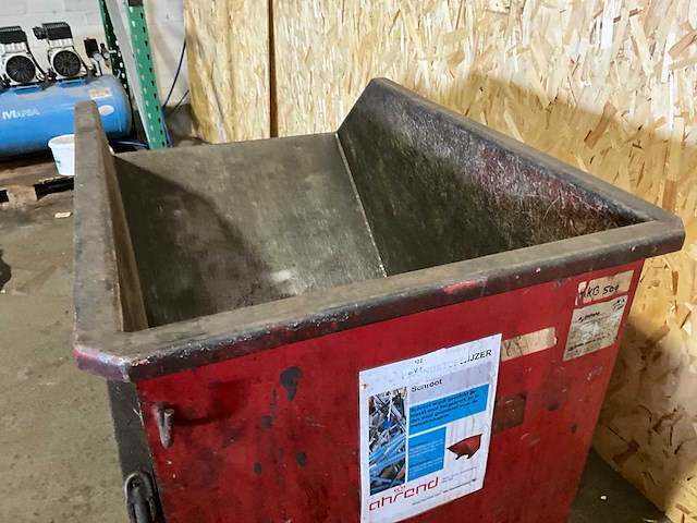 Indap mkb500 kiep- kantelbak v.v. sledes 0,5m3 max 2500kg - afbeelding 4 van  4