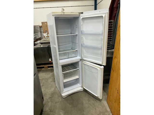 Indesit baan 13 koel/ vriescombinatie - afbeelding 3 van  7