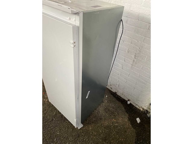 Indesit ibc12ac21r | inbouw koelkast | 122cm | sleepdeur | 209l | energy f - afbeelding 2 van  4