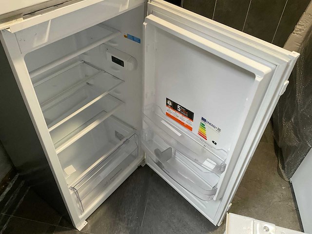 Indesit ins10011 inbouw koelkast - afbeelding 2 van  5