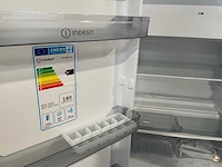 Indesit insz902aa koelkast met vriesvak - afbeelding 2 van  4