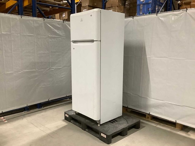 Indesit koelkast - afbeelding 1 van  8