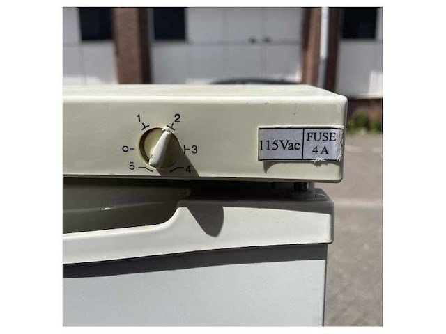 Indesit rg1191w free standing refrigerator compact 115v - afbeelding 5 van  5