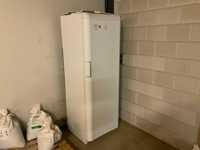 Indesit san 400 koelkast - afbeelding 2 van  5