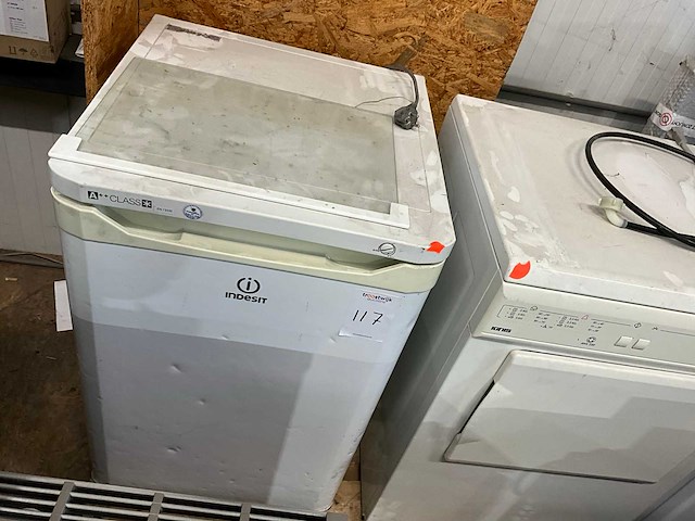 Indesit vrieskast - afbeelding 2 van  5