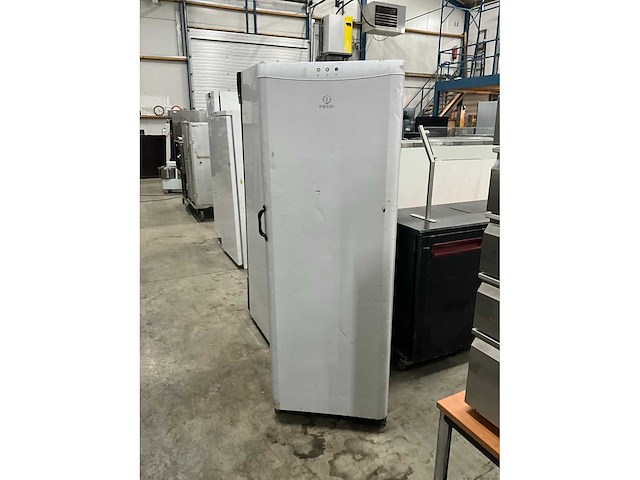 Indesit vrieskast - afbeelding 2 van  6