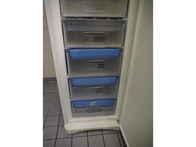 Indesit - afbeelding 5 van  10