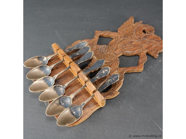 Indisch kerfsnee houten lepelrek met lepeltjes - afbeelding 2 van  5