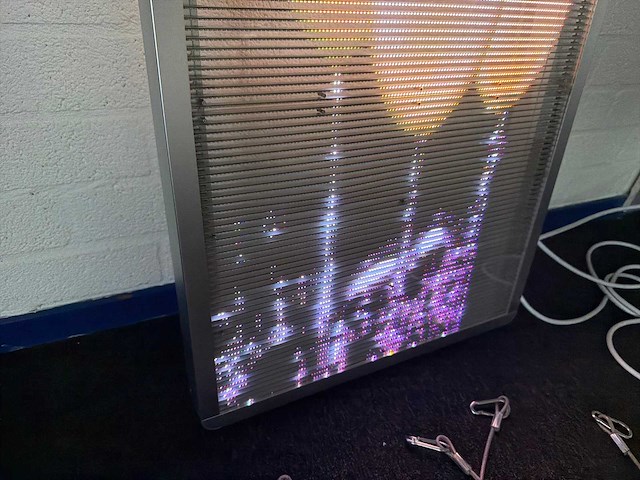 Indoor hangende led poster display - afbeelding 3 van  4