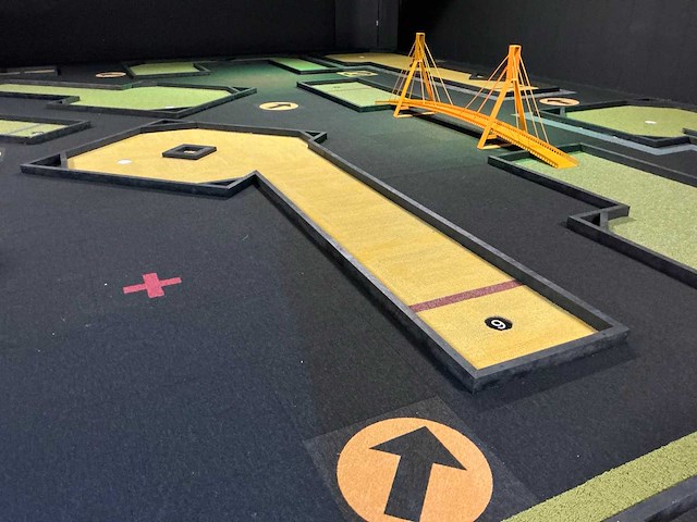 Indoor midgetgolfbaan (14 holes) - afbeelding 3 van  21