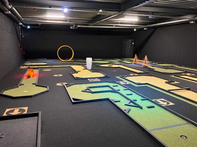 Indoor midgetgolfbaan (14 holes) - afbeelding 10 van  21