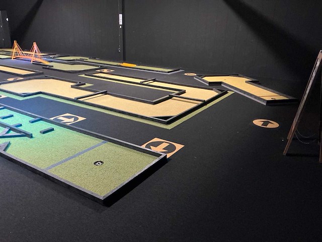 Indoor midgetgolfbaan (14 holes) - afbeelding 11 van  21
