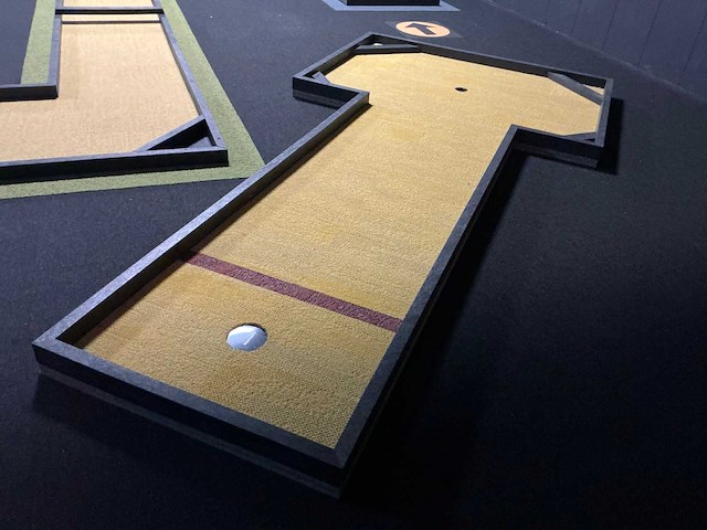 Indoor midgetgolfbaan (14 holes) - afbeelding 12 van  21
