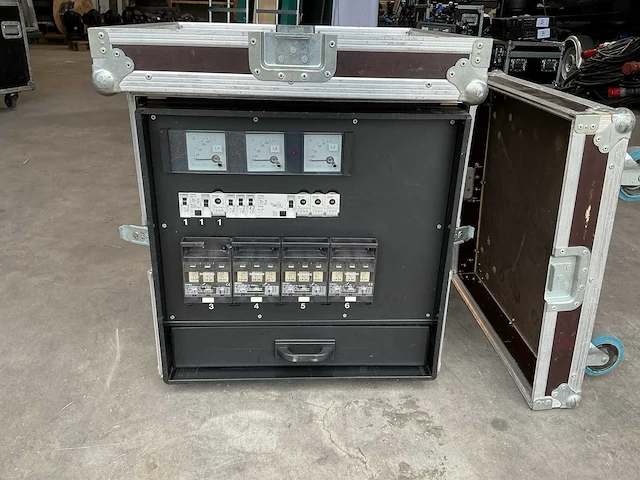Indu electric 250a powerlock kast in flightcase - afbeelding 3 van  3