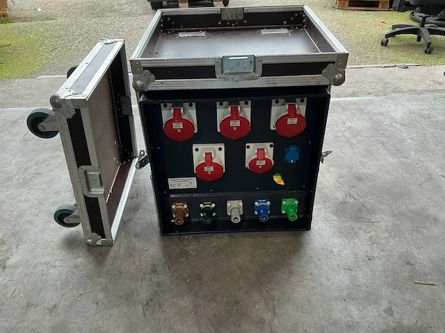 Indu electric 250a powerlock kast in flightcase - afbeelding 1 van  2