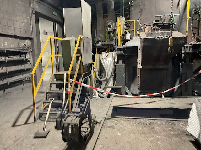 Inductotherm - 2001 - gietmachine - afbeelding 2 van  34