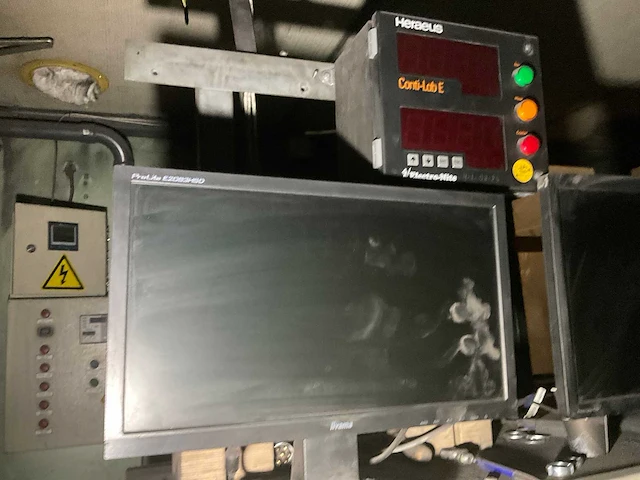 Inductotherm - 2001 - gietmachine - afbeelding 11 van  34