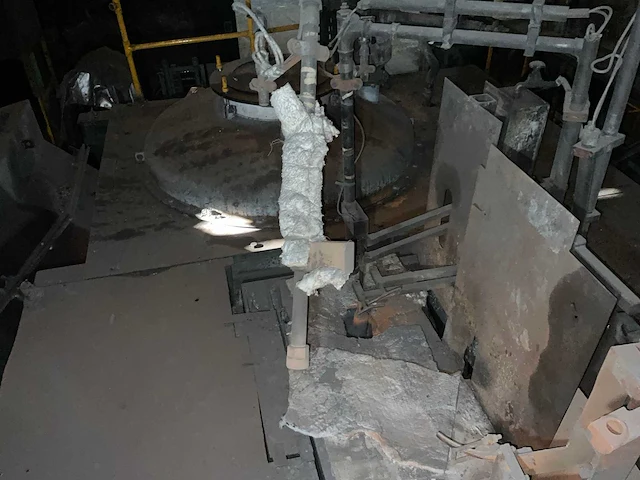 Inductotherm - 2001 - gietmachine - afbeelding 19 van  34