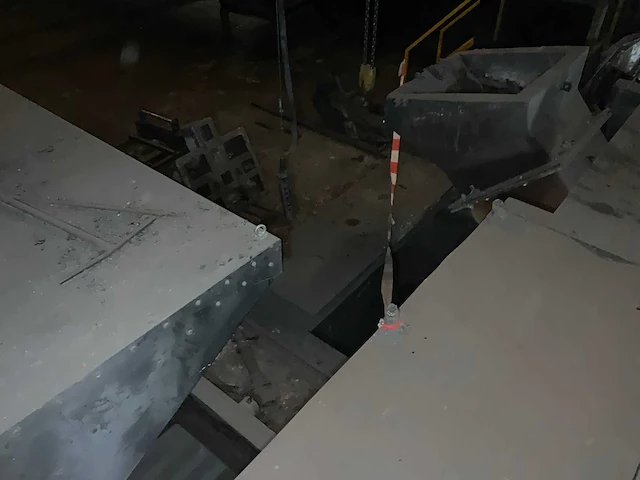 Inductotherm - 2001 - gietmachine - afbeelding 20 van  34