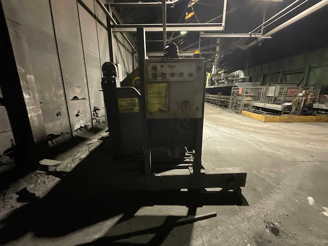 Inductotherm - 2001 - gietmachine - afbeelding 56 van  61