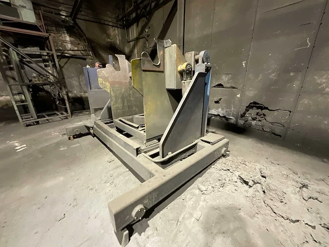 Inductotherm - 2001 - gietmachine - afbeelding 61 van  61