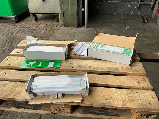 Indulite 2,4 nood noodverlichting (3x) - afbeelding 1 van  6
