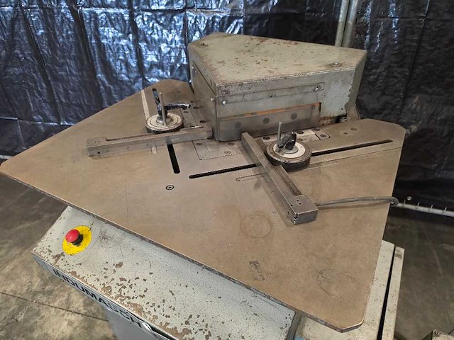 Indumasch siegen - uh 220 4 - overige plaatbewerkingsmachines - afbeelding 2 van  9