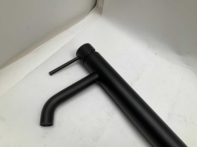 Industrial taps wastafelmengkraan hoog model gestructureerd mat zwart - afbeelding 6 van  9