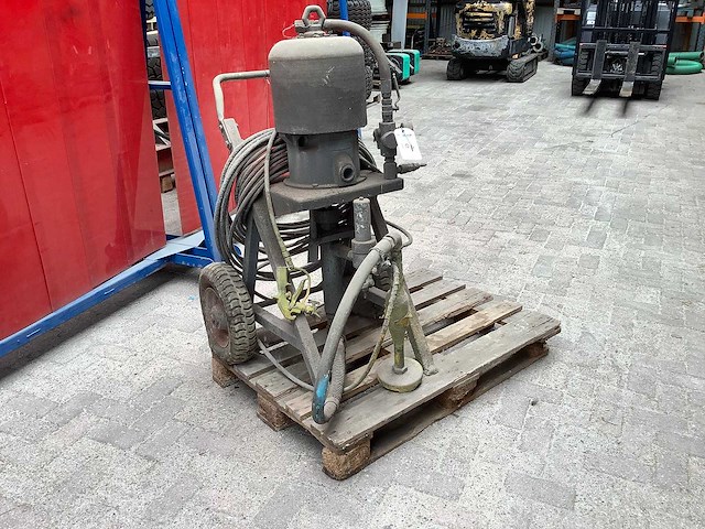 Industrie lak en coating - airpressure spuit - afbeelding 1 van  5