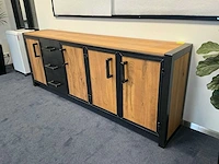 Industrieel dressoir