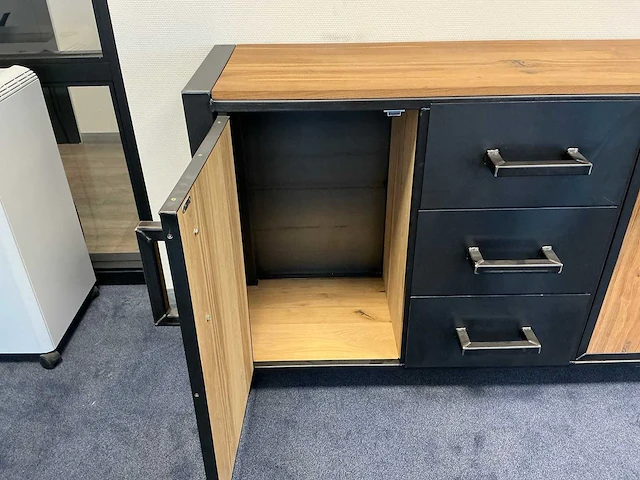 Industrieel dressoir - afbeelding 3 van  7