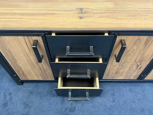 Industrieel dressoir - afbeelding 4 van  7