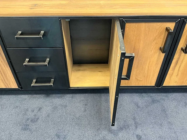 Industrieel dressoir - afbeelding 5 van  7