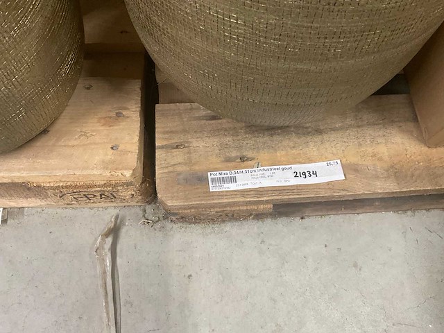 Industrieel gouden bloempotten - afbeelding 13 van  27