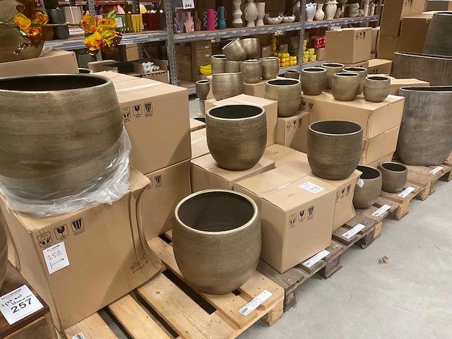 Industrieel gouden bloempotten - afbeelding 16 van  27