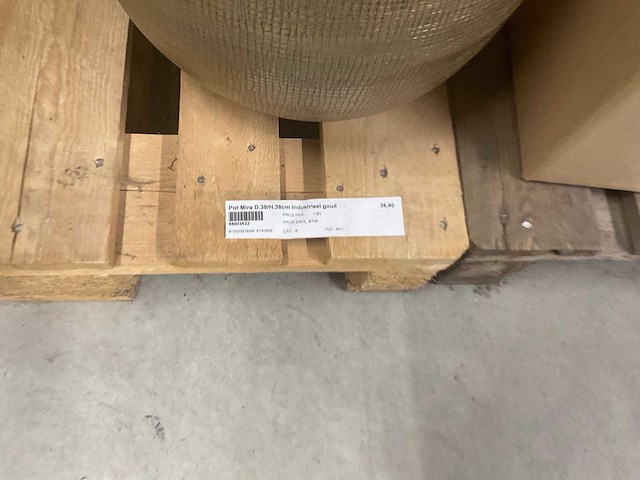 Industrieel gouden bloempotten - afbeelding 17 van  27