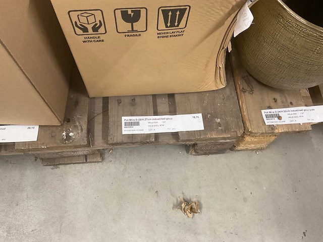 Industrieel gouden bloempotten - afbeelding 19 van  27