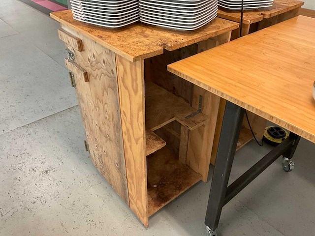 Industrieel koffiemeubel - afbeelding 2 van  3