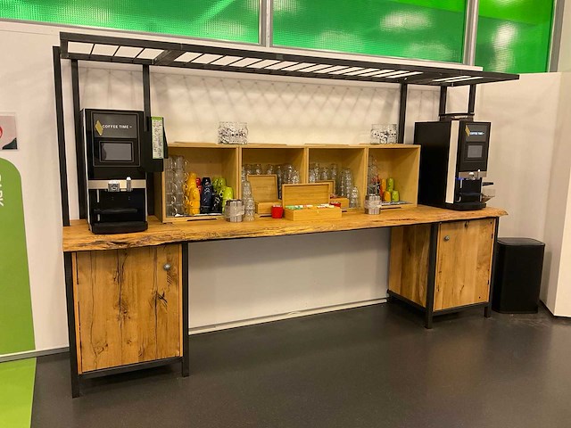 Industrieel koffiemeubel - afbeelding 1 van  8