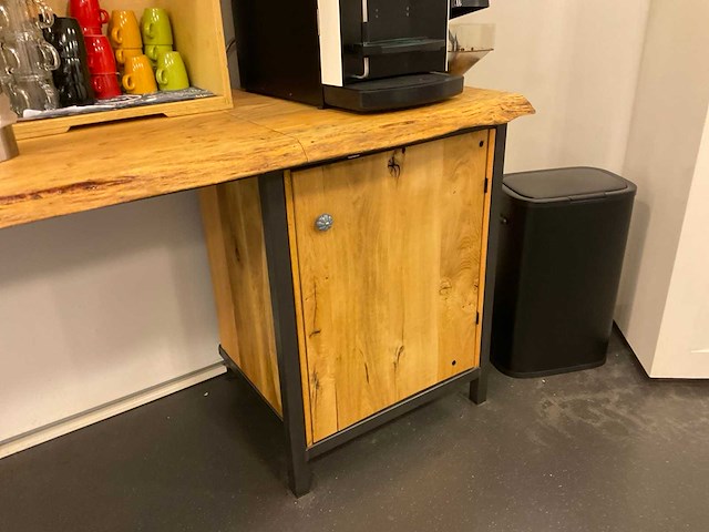 Industrieel koffiemeubel - afbeelding 4 van  8