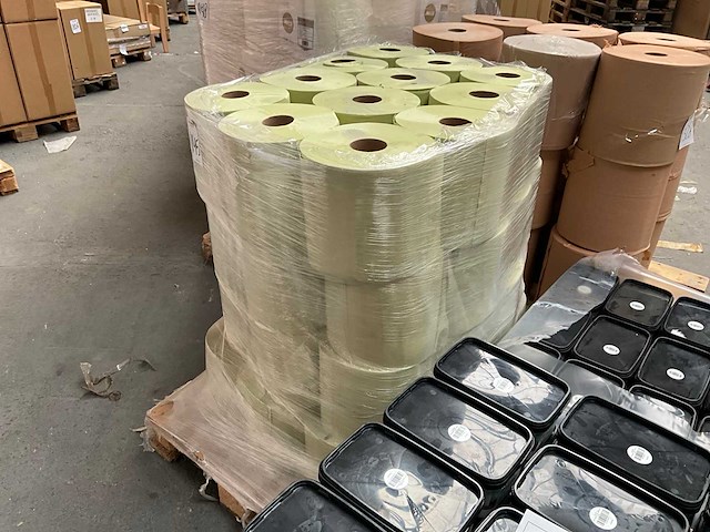 Industrieel poetspapier - patij papierrollen - afbeelding 3 van  5