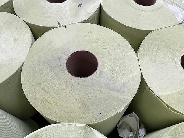 Industrieel poetspapier - patij papierrollen - afbeelding 5 van  5