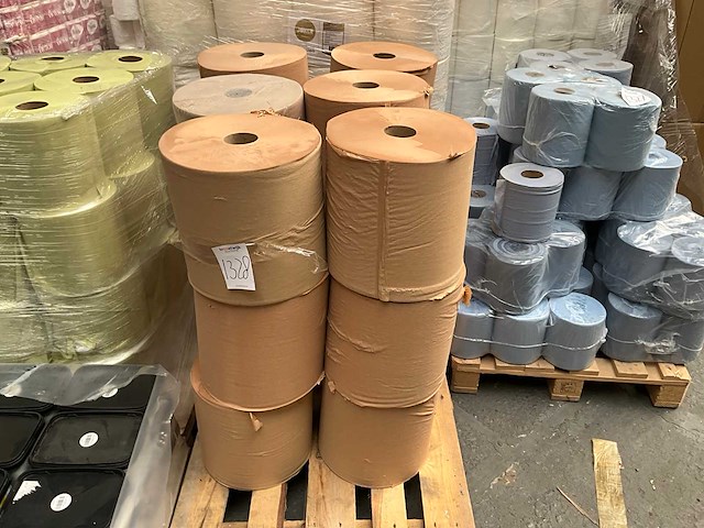 Industrieel poetspapier - patij papierrollen - afbeelding 1 van  4