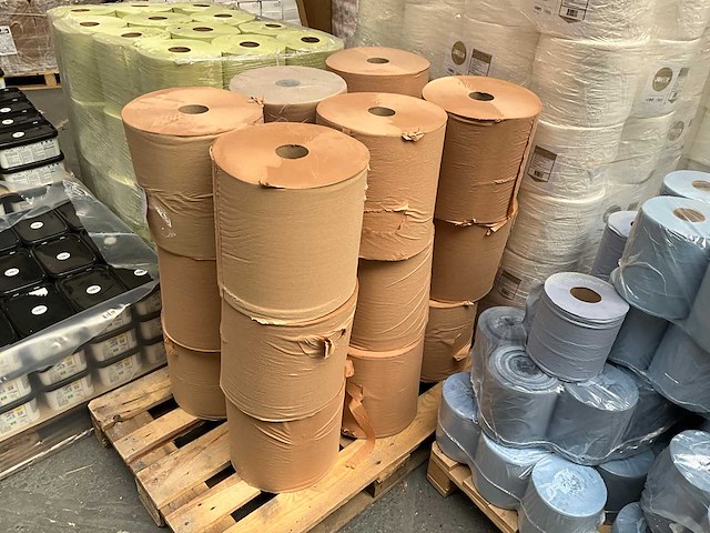Industrieel poetspapier - patij papierrollen - afbeelding 2 van  4