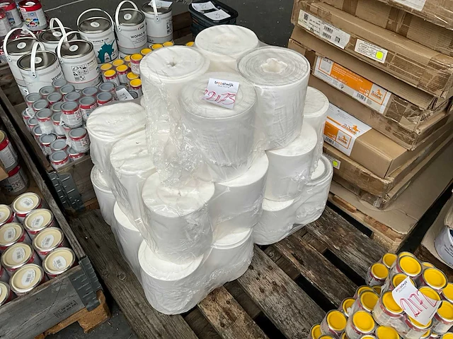 Industrieel poetspapier - patij papierrollen - afbeelding 1 van  6