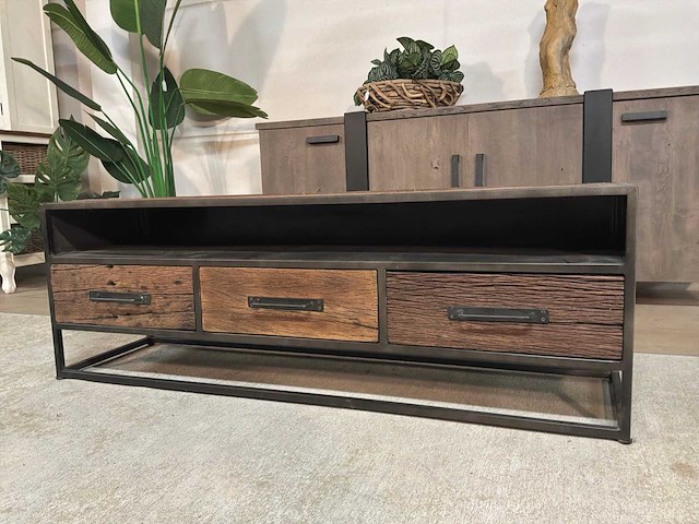 Industrieel tv meubel - afbeelding 2 van  9