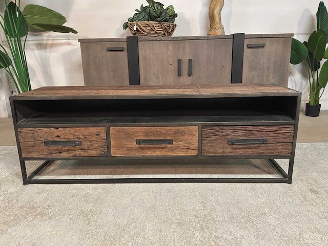 Industrieel tv meubel - afbeelding 6 van  9