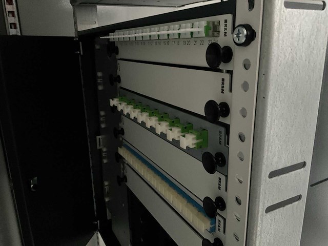 Industriële 19 inch serverkast - afbeelding 4 van  13