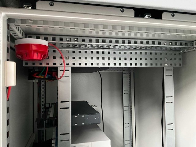 Industriële 19 inch serverkast - afbeelding 8 van  13